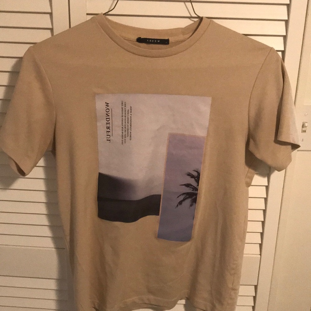 Beige graphic print tee